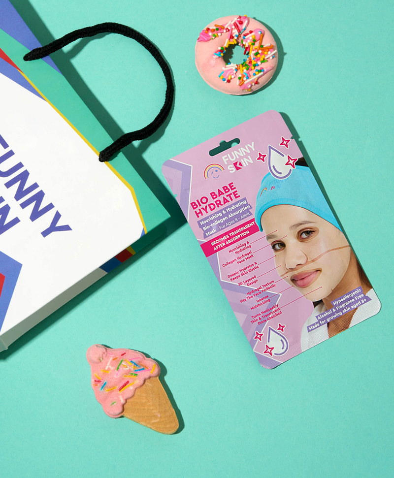 36fs (1) Funny skin bio babe hydrating mask on blue background